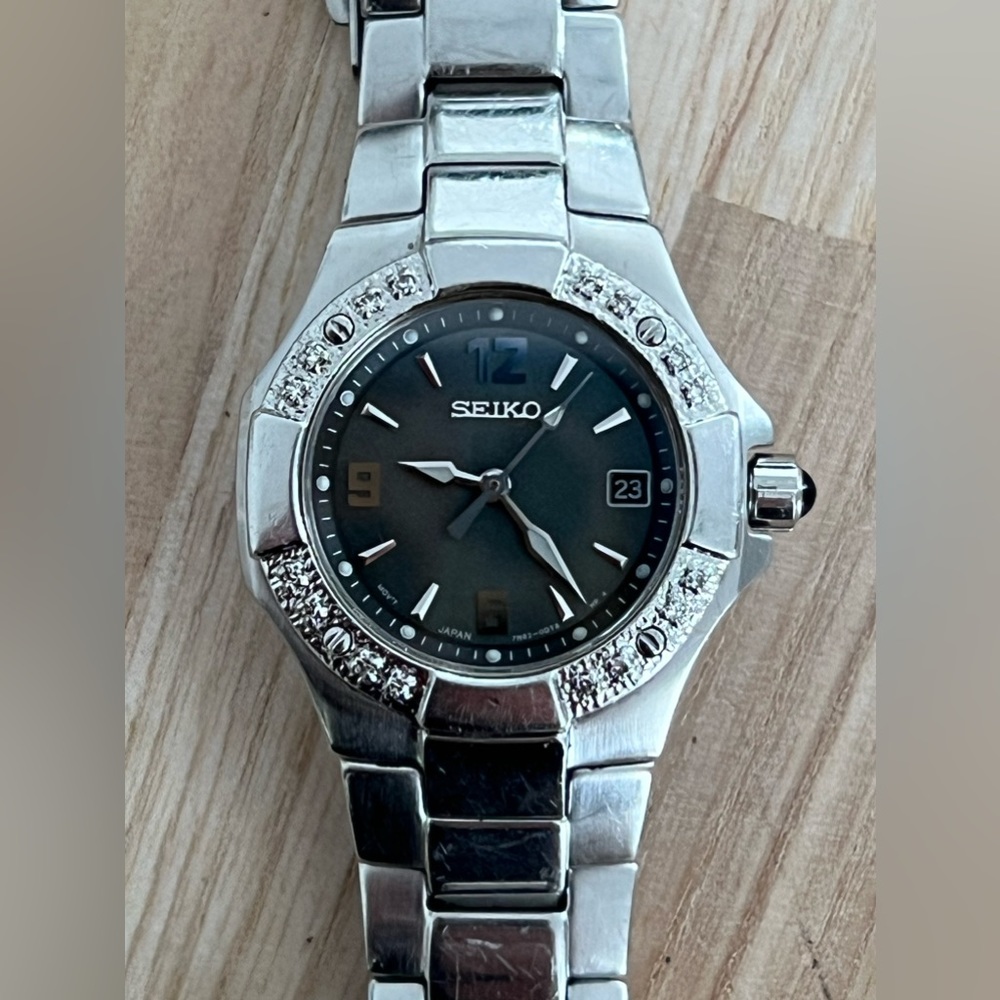 Seiko Coutura Ladies Watch RARE Diamonds Black Pearl Dial Stainless Bracelet - Picture 3 of 17